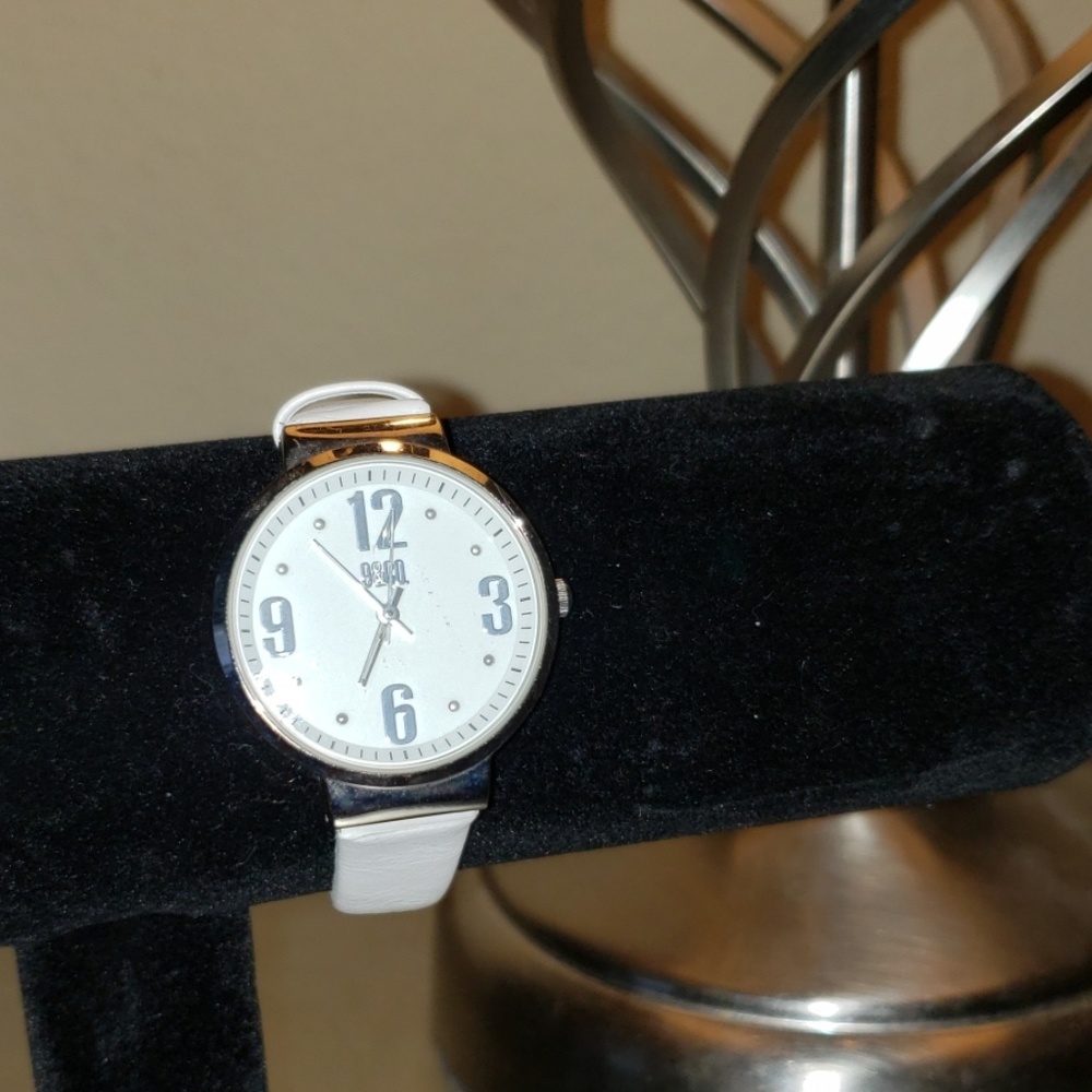 Watch - Picture 2 of 2